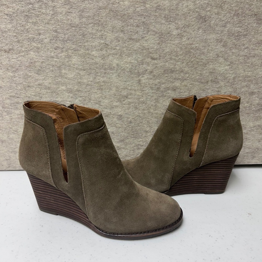 Lucky Brand Yabba Olive Green Suede‎ Leather Wedge Heel Ankle Booties Size 6.5M